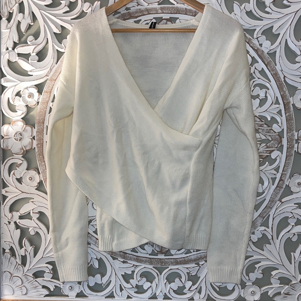 Maison Mascallier  Cream V-Neck Crossover Surplice Sweater sz L EUC